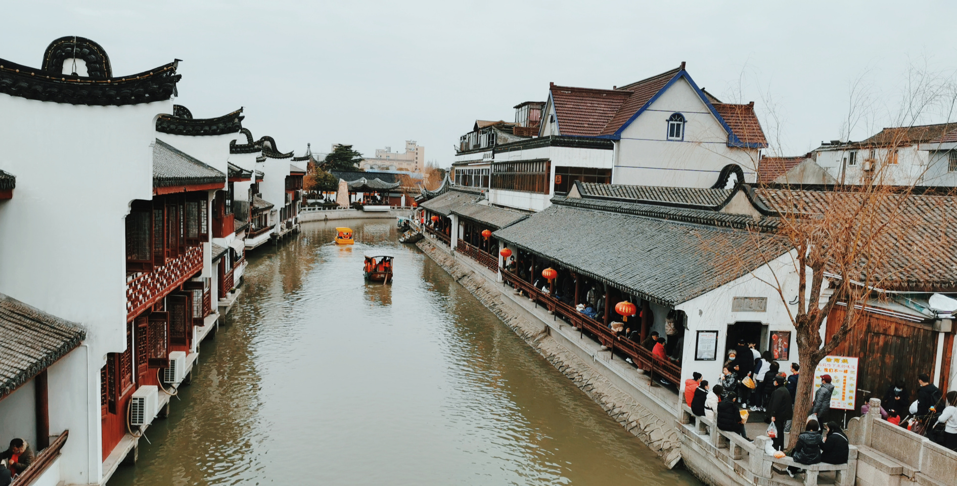 上海市闵行区的召稼楼古镇并非镇,属于浦江镇,但连个村都不算
